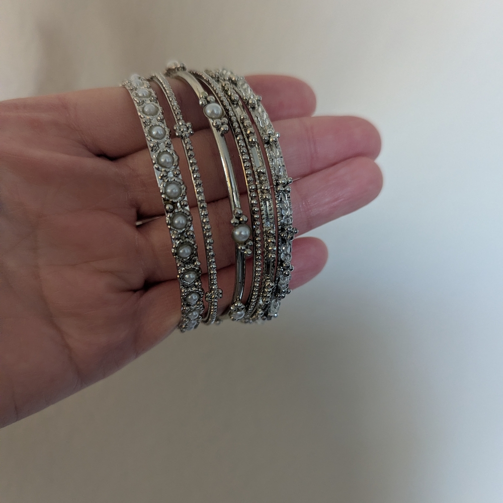 Elegant Silver Bangle Set - Picture 4 of 4